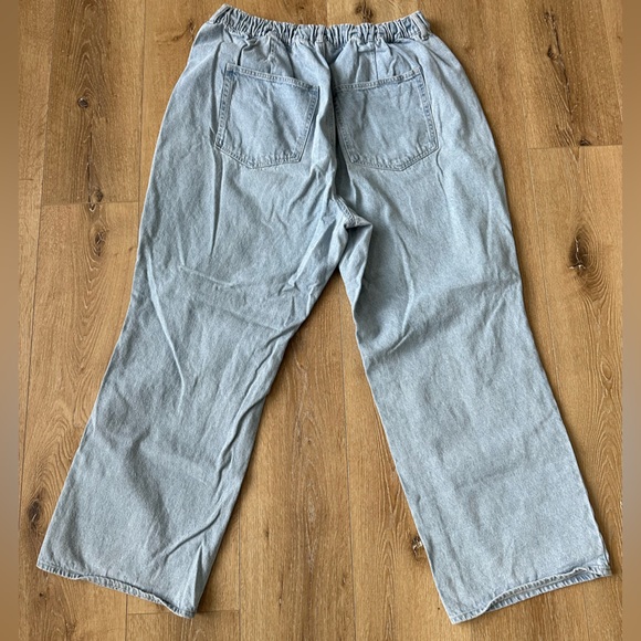 H&M ultra high waist curvy fit wide jeans 18 - Picture 4 of 6